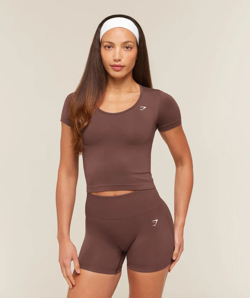 Everyday Seamless Tight Fit Crew Neck Tee in Espresso Brown